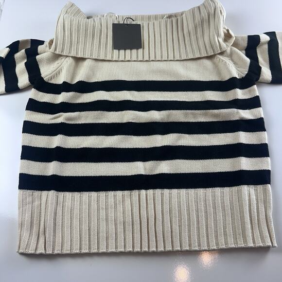 Le Lis Off The Shoulder Sweater Black Striped Womens Small Knit NWT Neutral Fall - Picture 5 of 9